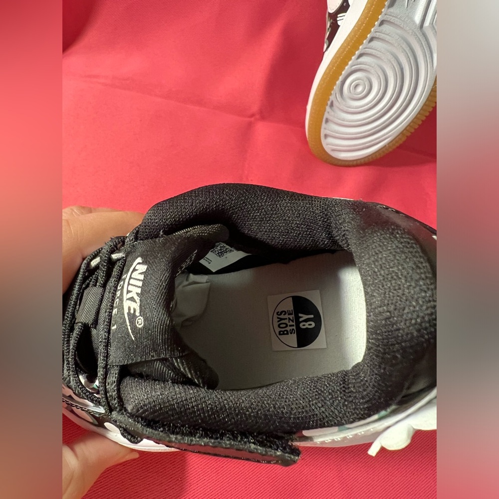 Nike Kids Floral Black and White Shoes - Picture 6 of 15